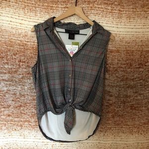 NWT—Polly & Esther Plaid Tank w/ Knot